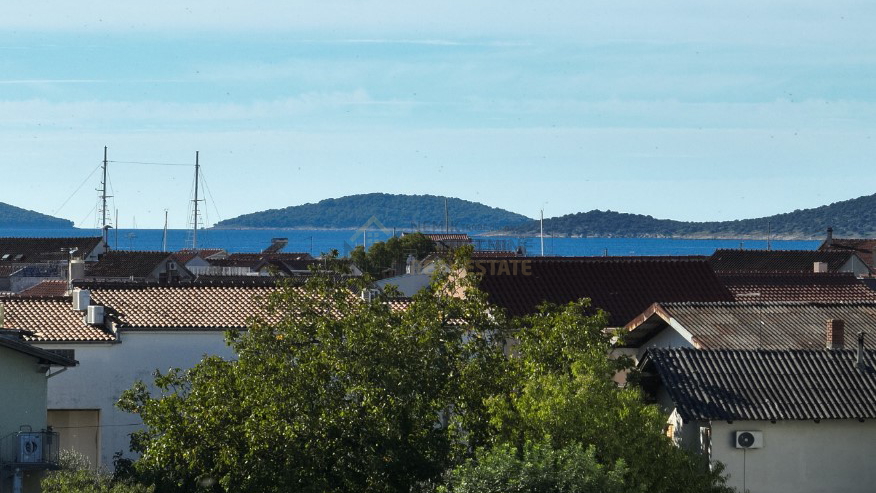 VODICE&comma; PRODAJA&comma; NOVOGRADNJA&comma; POSLJEDNJI STAN NA 2&period; KATU SA OTVORENIM POGLEDOM