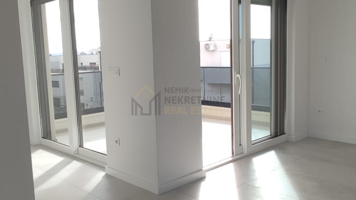 VODICE, NEUES GEBÄUDE, ZWEIZIMMERWOHNUNG IM 2. STOCK, MEERBLICK