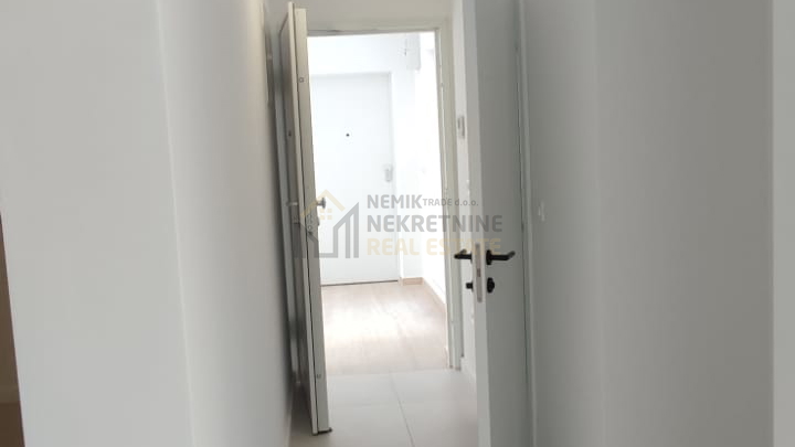 VODICE, NEUES GEBÄUDE, ZWEIZIMMERWOHNUNG IM 2. STOCK, MEERBLICK