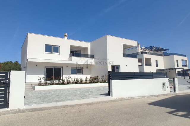 VODICE, KUĆA ZA PRODAJU, NOVOGRADNJA