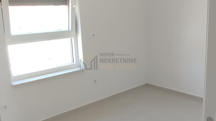 Vodice, novi stan sa pogledom na more i dva parkirna mjesta