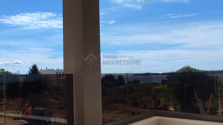 Vodice, novi stan sa pogledom na more- USELJIVO!!!