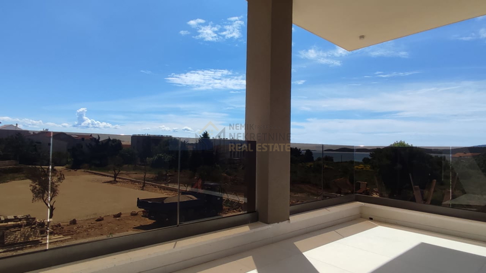 Vodice, novi stan sa pogledom na more- USELJIVO!!!