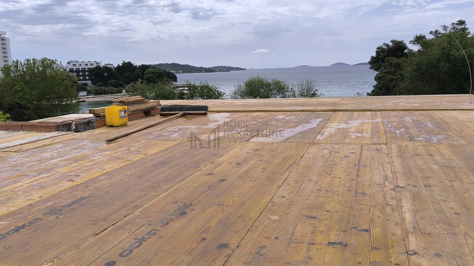 VODICE, NOVOGRADNJA,  STAN PRVI RED DO PLAŽE