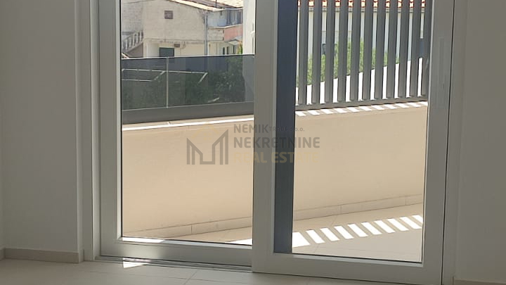 VODICE, NOVI OBJEKT! STAN BLIZU MORA