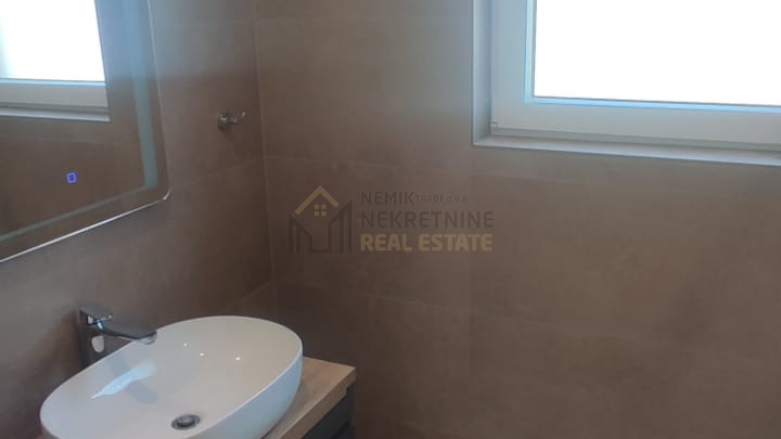 VODICE, NOVI OBJEKT! STAN BLIZU MORA
