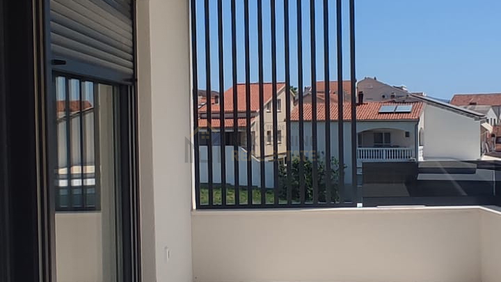 VODICE, NOVI OBJEKT! STAN BLIZU MORA