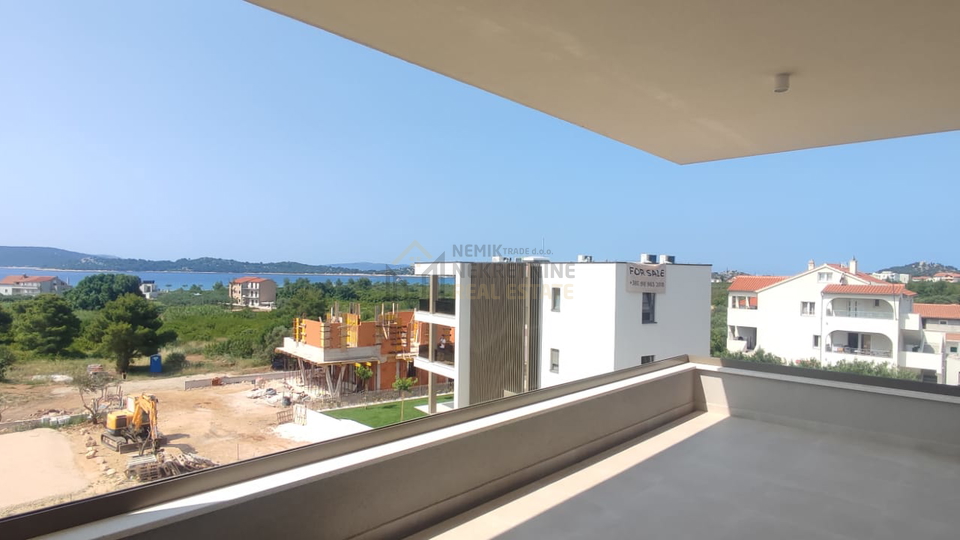 VODICE, STAN NA 1. KATU SA POGLEDOM NA MORE