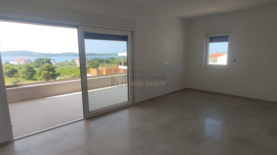 VODICE, STAN NA 1. KATU SA POGLEDOM NA MORE