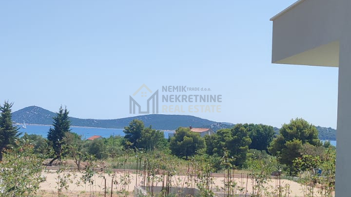 VODICE, STAN U PRIZEMLJU, POGLED MORE