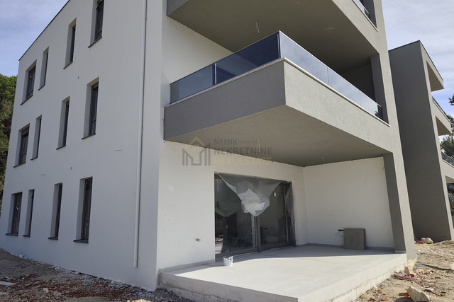 SRIMA-VODICE, NOVOGRADNJA , TROSOBAN STAN SA DVA PARKINGA