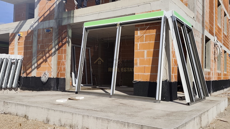 SRIMA-VODICE&comma; NOVOGRADNJA U BLIZINI MORA