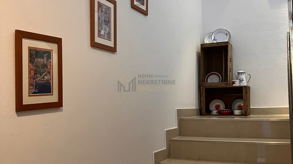 VODICE&comma; &Scaron;ARMANTAN TROSOBAN STAN SPECIFI&Ccaron;NOG URE&Dstrok;ENJA