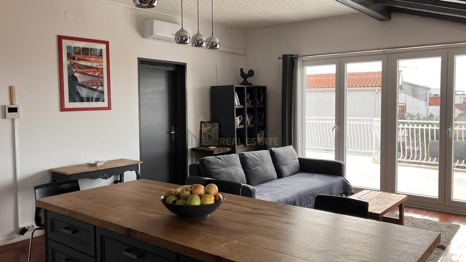 VODICE&comma; &Scaron;ARMANTAN TROSOBAN STAN SPECIFI&Ccaron;NOG URE&Dstrok;ENJA