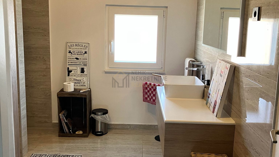 VODICE&comma; &Scaron;ARMANTAN TROSOBAN STAN SPECIFI&Ccaron;NOG URE&Dstrok;ENJA