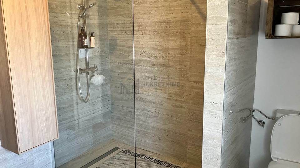 VODICE&comma; &Scaron;ARMANTAN TROSOBAN STAN SPECIFI&Ccaron;NOG URE&Dstrok;ENJA