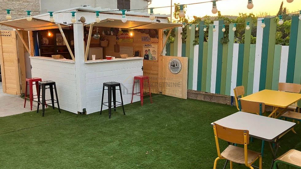 VODICE&comma; &Scaron;ARMANTAN TROSOBAN STAN SPECIFI&Ccaron;NOG URE&Dstrok;ENJA