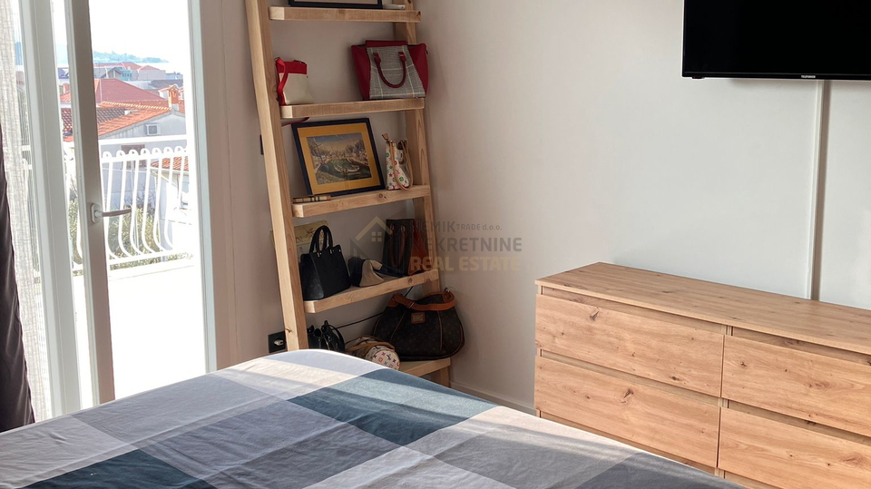 VODICE&comma; &Scaron;ARMANTAN TROSOBAN STAN SPECIFI&Ccaron;NOG URE&Dstrok;ENJA