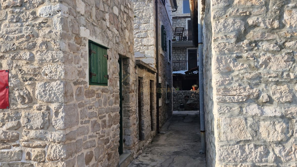 House&comma; For Sale&comma; Vodice - Prvi&cacute; Luka