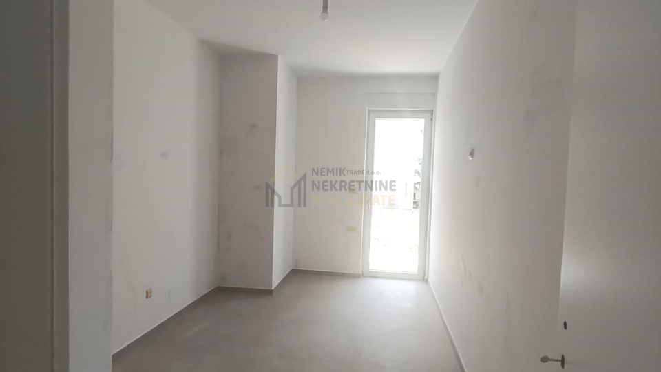 VODICE&comma; STAN U PRIZEMLJU 50 M OD MORA&comma; NOVOGRADNJA