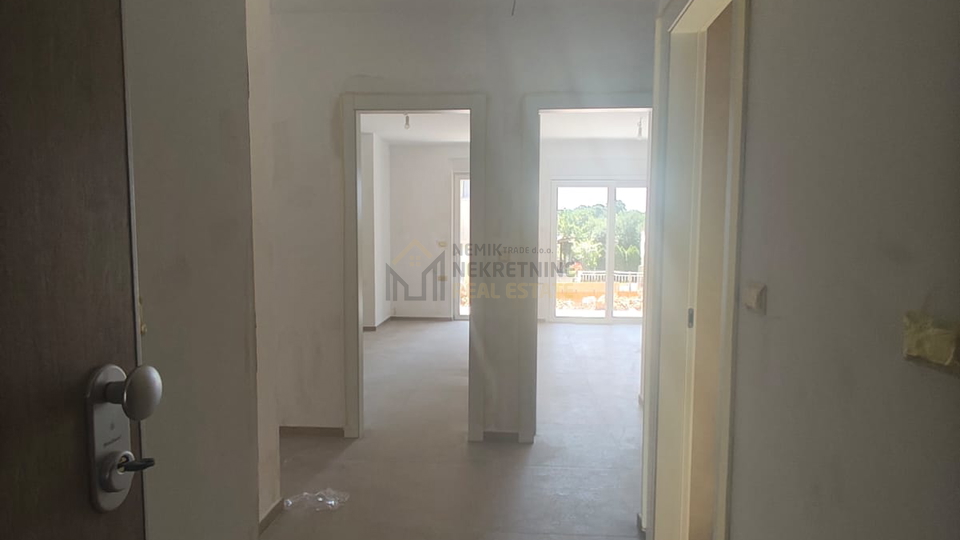 VODICE&comma; STAN U PRIZEMLJU 50 M OD MORA&comma; NOVOGRADNJA