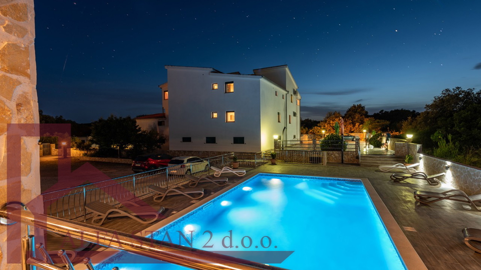 Villa Marina – Vinišće (Ljubljeva) – 549 m², 6 appartamenti, piscina – 999.000 €