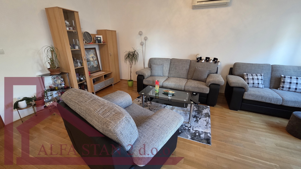 Appartamento&comma; 70 m2&comma; Vendita&comma; Podstrana