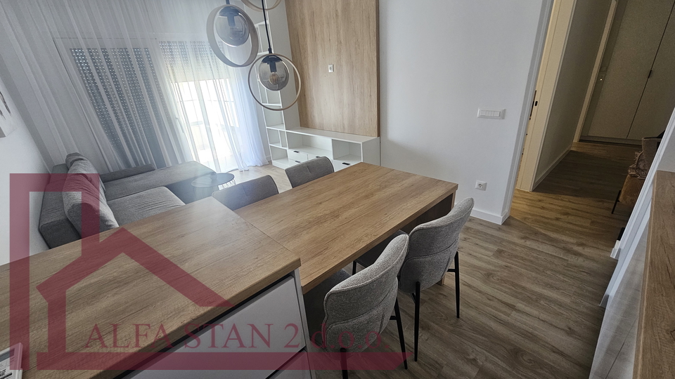 MAKARSKA&comma; novi jednosoban stan za dugoro&ccaron;ni najam 750&euro;