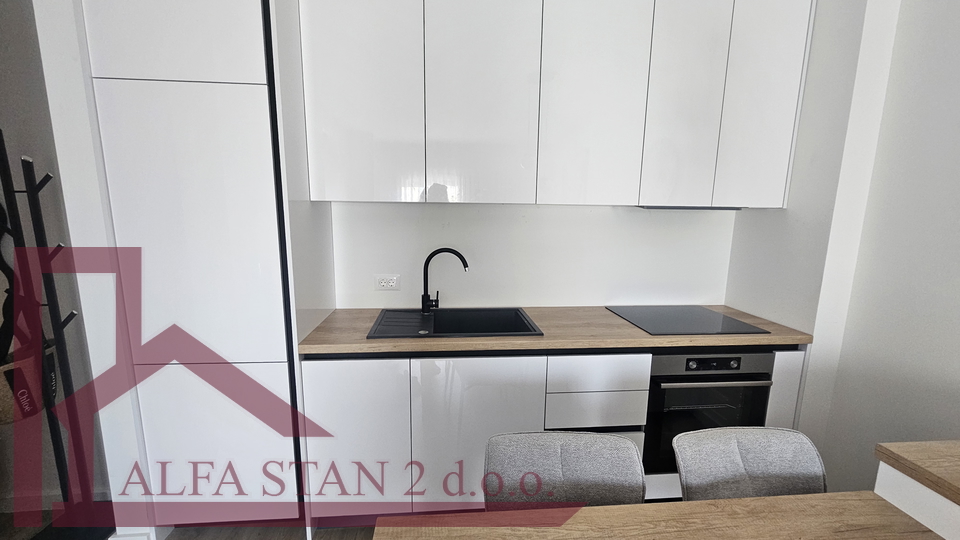 MAKARSKA&comma; novi jednosoban stan za dugoro&ccaron;ni najam 750&euro;