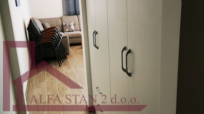 Podstrana&comma; Stro&zcaron;anac&comma; dvosoban stan za dugoro&ccaron;ni najam  900&euro;