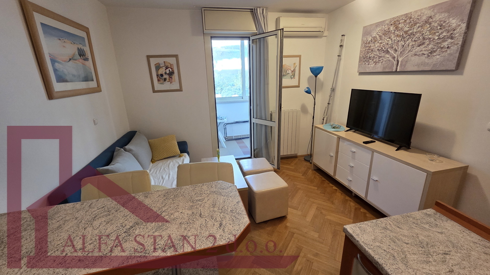 Split&comma; Firule&comma; Jednosoban stan za dugoro&ccaron;ni najam