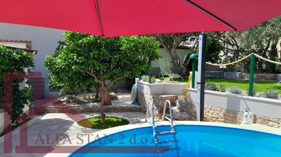 House&comma; 162 m2&comma; For Sale&comma; Okrug - Okrug Gornji