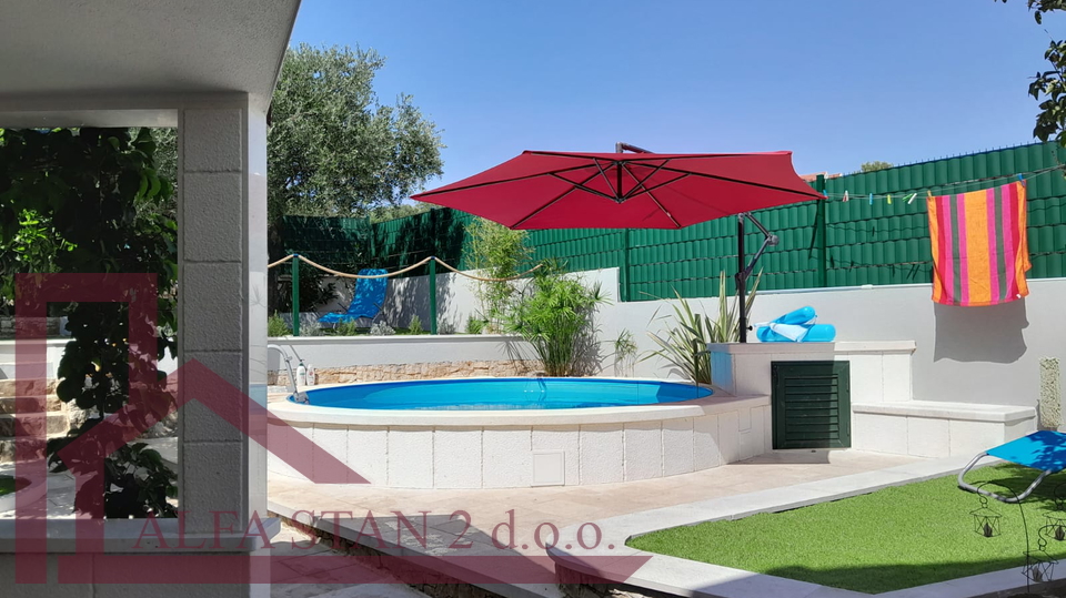 House&comma; 162 m2&comma; For Sale&comma; Okrug - Okrug Gornji