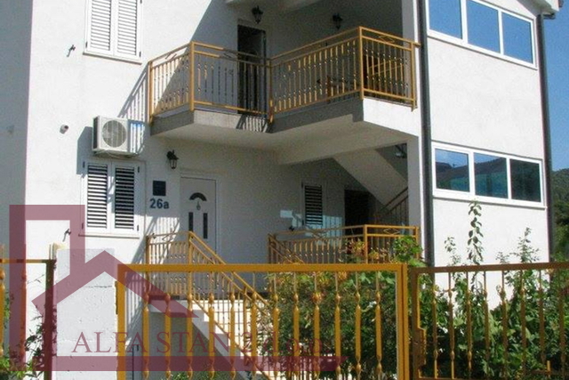 HOUSE FOR SALE – VINIŠĆE | 70 m FROM THE SEA | €750,000