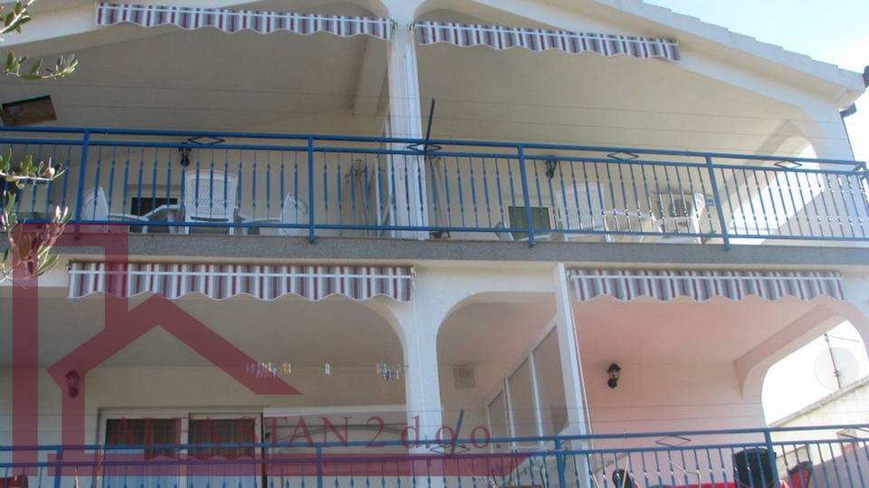 HOUSE FOR SALE &ndash; VINI&Scaron;&Cacute;E &vert; 70 m FROM THE SEA &vert; &euro;750&comma;000