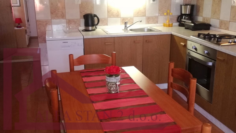 HOUSE FOR SALE &ndash; VINI&Scaron;&Cacute;E &vert; 70 m FROM THE SEA &vert; &euro;750&comma;000