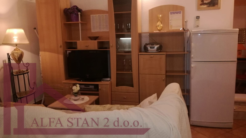 HOUSE FOR SALE &ndash; VINI&Scaron;&Cacute;E &vert; 70 m FROM THE SEA &vert; &euro;750&comma;000