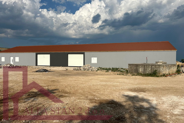 Commercial Property, 517 m2, For Rent, Seget Gornji