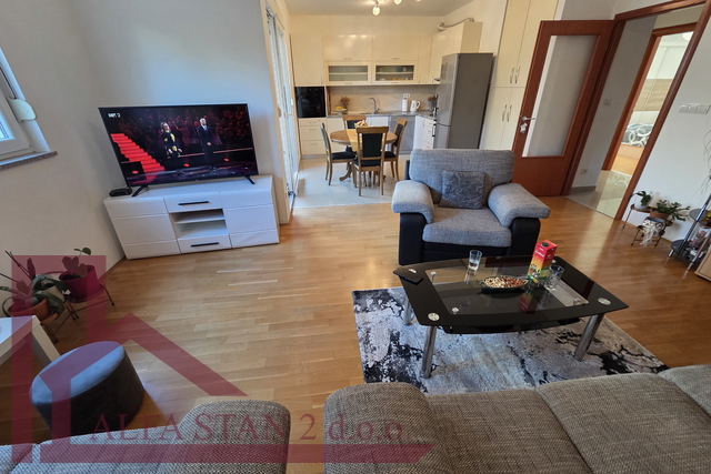 Appartamento, 70 m2, Vendita, Podstrana