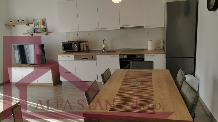 Podstrana&comma; Stro&zcaron;anac&comma; dvosoban stan za dugoro&ccaron;ni najam  900&euro;