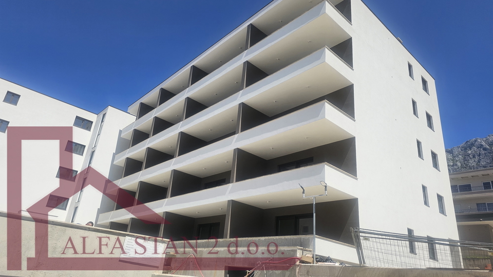 MAKARSKA&comma; novi jednosoban stan za dugoro&ccaron;ni najam 750&euro;