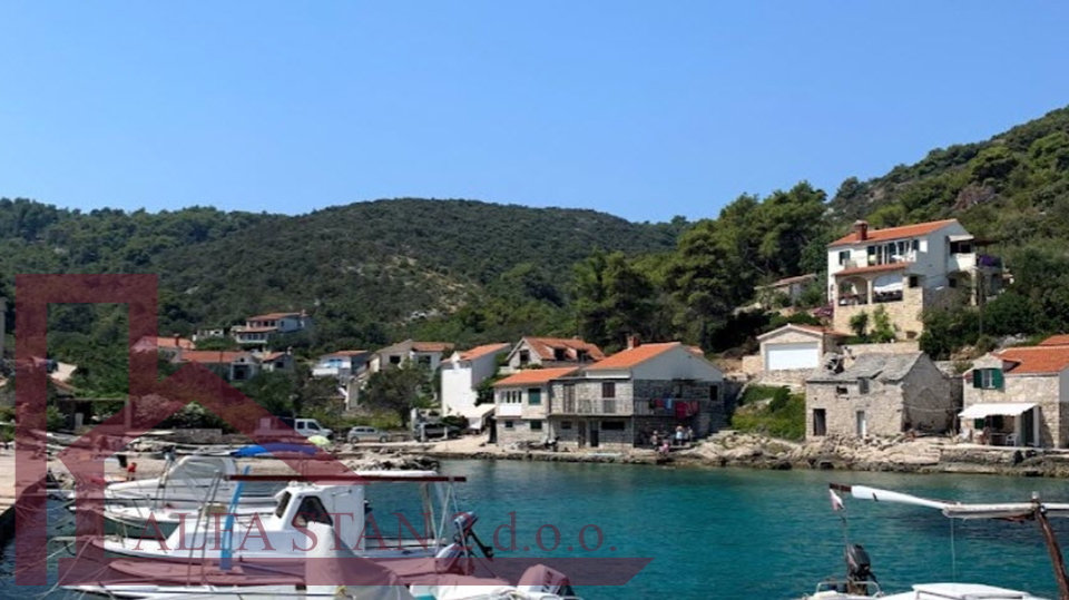 Renoviertes Steinhaus mit zwei Schlafzimmern und Innenhof