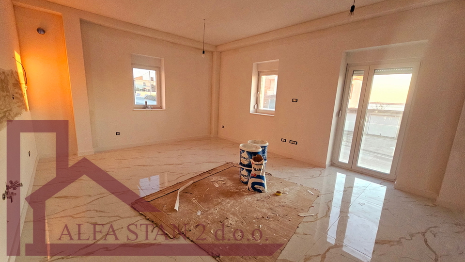 Podstrana, appartamento 68 m2, secondo fila al mare