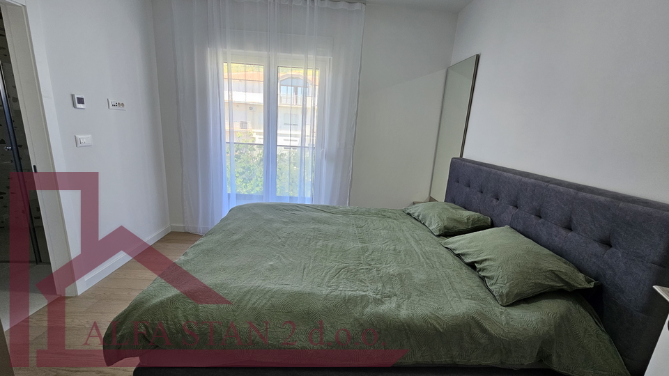 NUOVO! Appartamento quadrilocale in affitto a lungo termine – Prima occupazione!