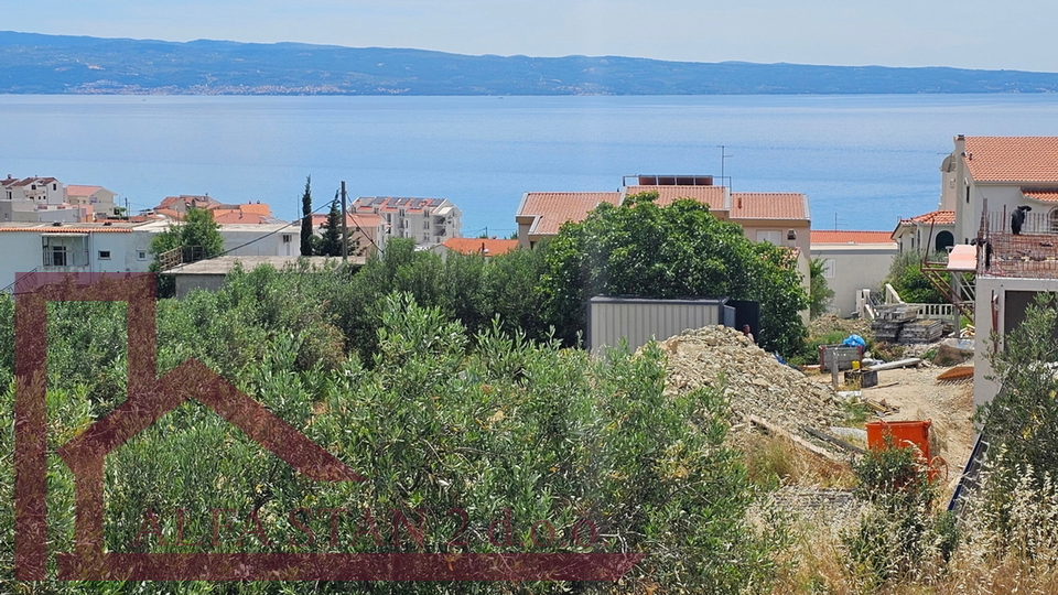 Zemljište sa građevinskom dozvolom bbto izgradnja 400 m2, Podstrana, Grbavac, 300 metara od mora