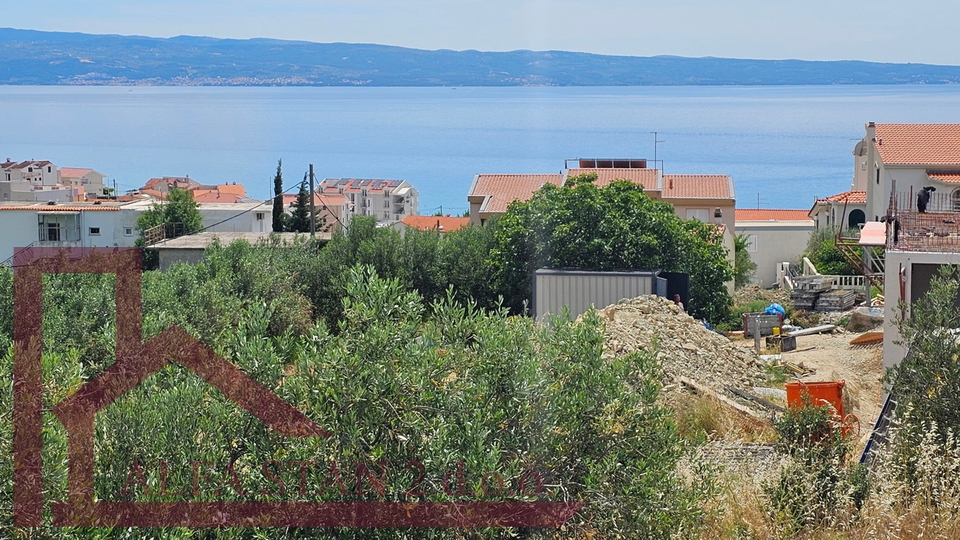 Zemljište Podstrana, Grbavac, 300 metara od mora