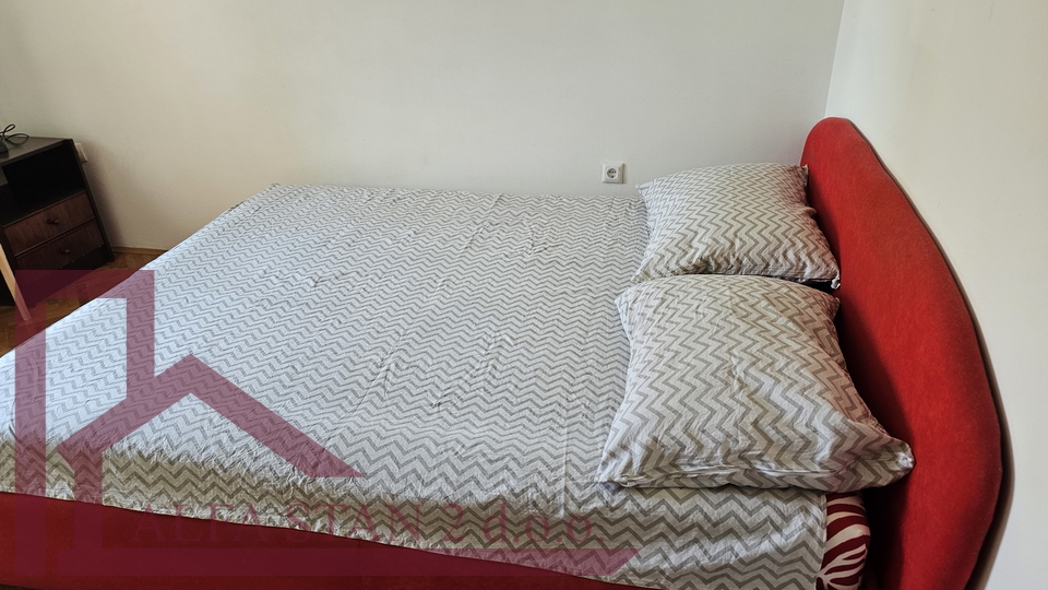 Split, Visoka, Dvosoban stan za dugoročni najam
