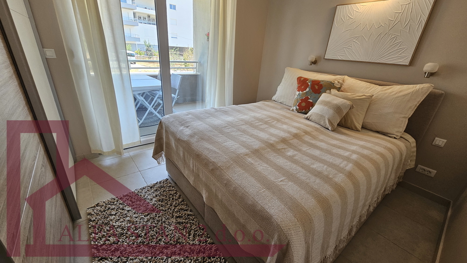 AFFITTO A LUNGO TERMINE – Appartamento monolocale confortevole, Seget Donji (Trogir)