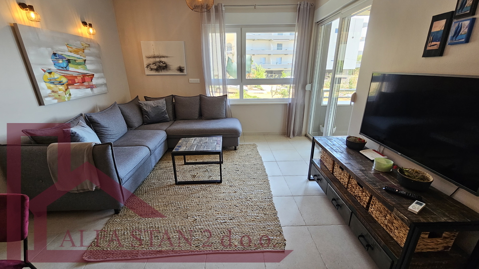 AFFITTO A LUNGO TERMINE – Appartamento monolocale confortevole, Seget Donji (Trogir)
