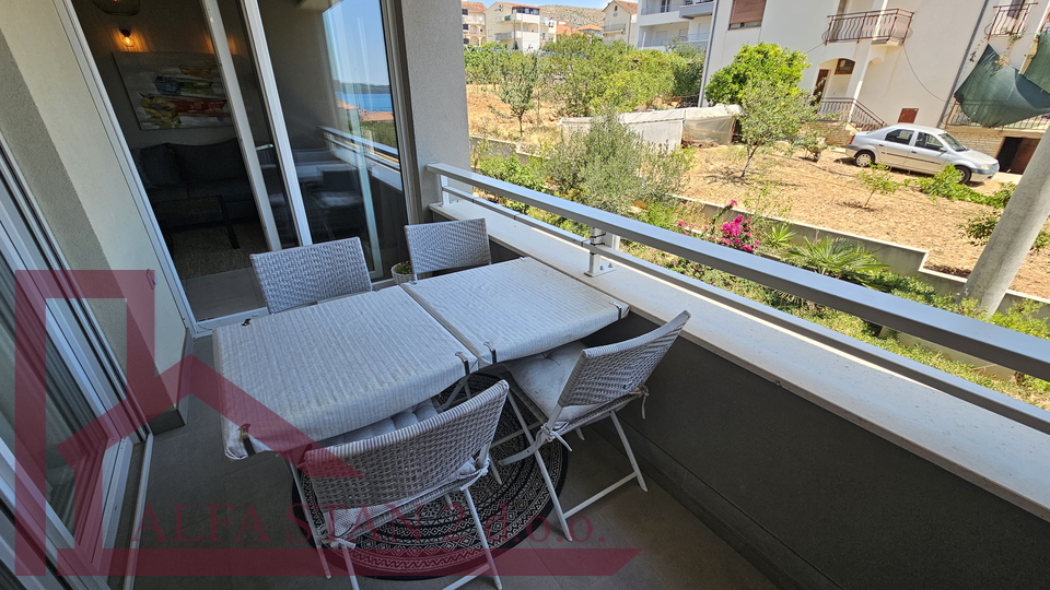 AFFITTO A LUNGO TERMINE – Appartamento monolocale confortevole, Seget Donji (Trogir)